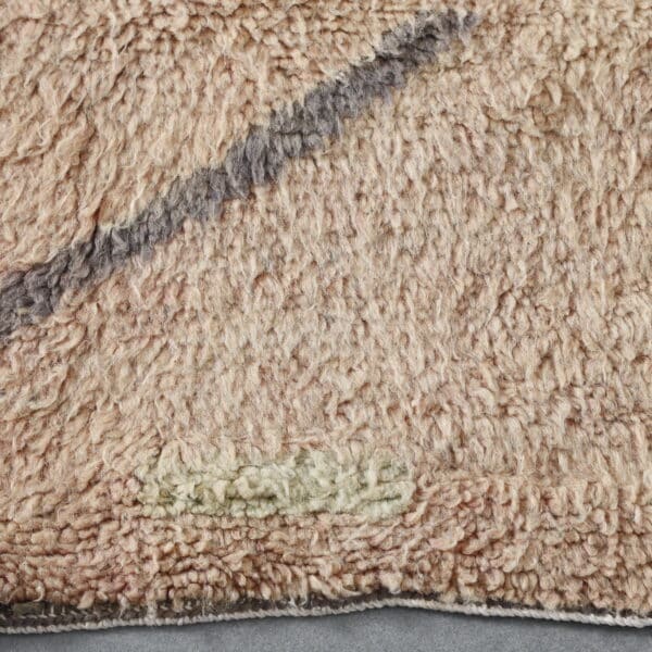 Boujaad Rug 4.7x3.3 Ft – Moroccan Wool Rug - Image 4