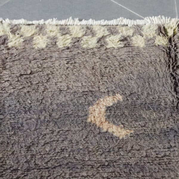 Boujaad Rug 4.7x3.3 Ft – Moroccan Wool Rug - Image 5