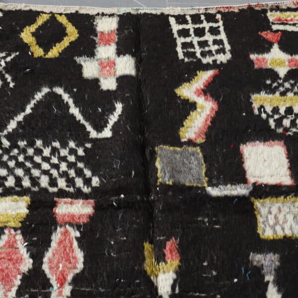 Taznakht Rug 4.2x3.5 Ft – Handmade Moroccan Wool Rug - Image 3