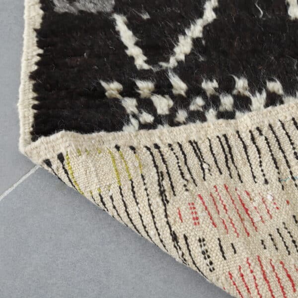 Taznakht Rug 4.2x3.5 Ft – Handmade Moroccan Wool Rug - Image 4