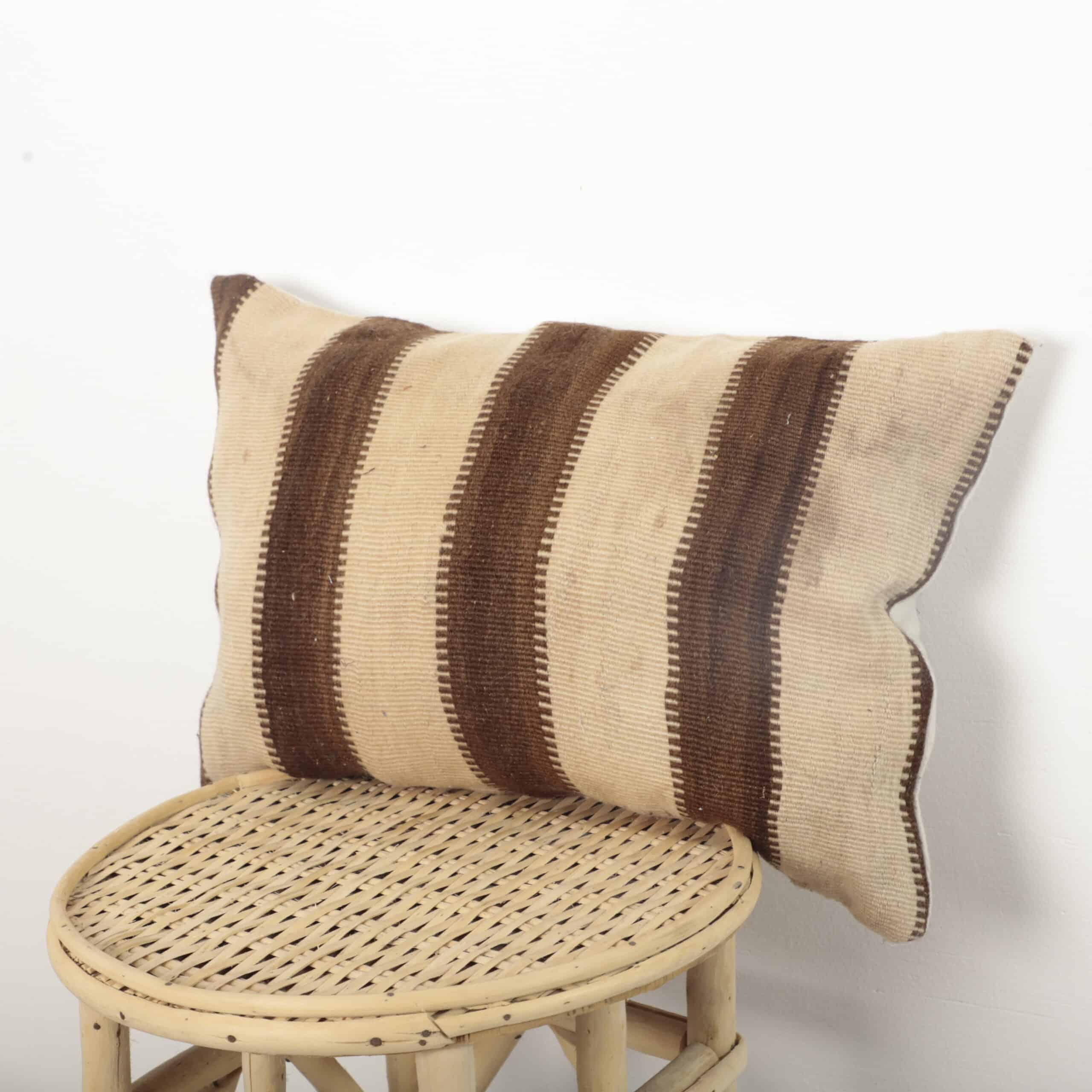 Vintage Moroccan Rug Pillow 51x35 cm – Handmade Textured Berber Cushion - Image 7